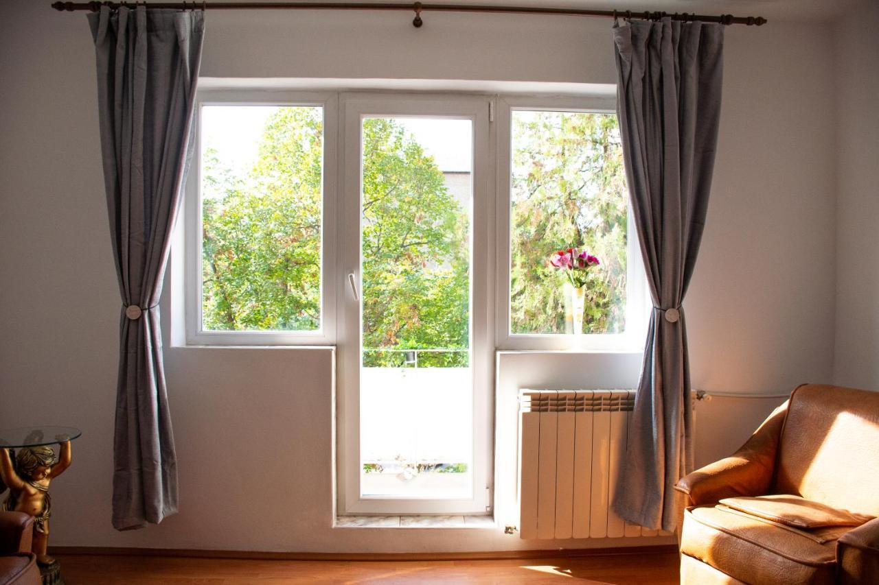 Family-Friendly Apartment Oradea Exterior foto